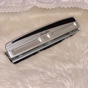 HOLE PUNCH